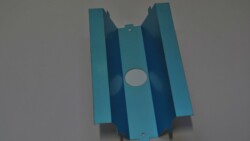 scanalatura con foro